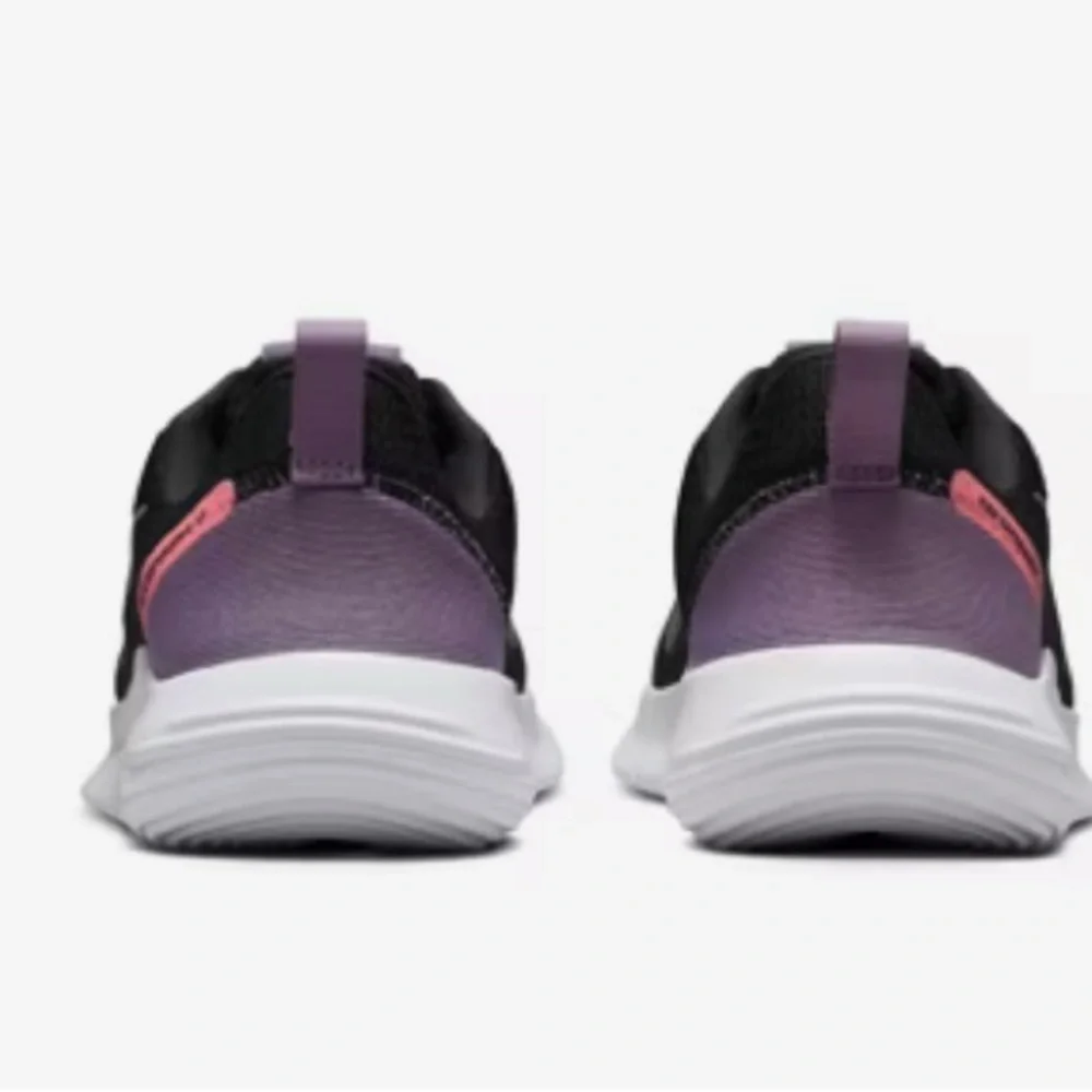 Nike Black and Silver Women's Sneakers